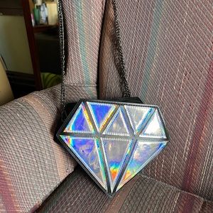 Crossbody diamond shaped purse